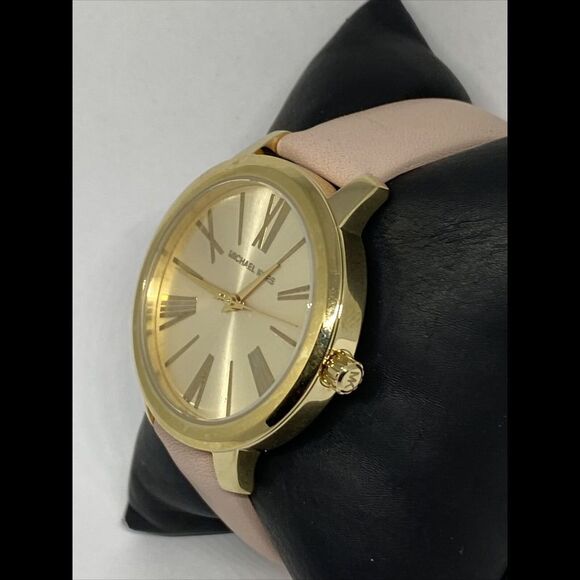 Michael Kors MK2558 Hartman Women's Pink Leather Analog Dial Quartz Watch UC797 - Picture 4 of 12